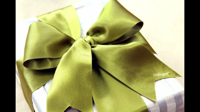 Como hacer moño para regalo // How to tie a gift bow