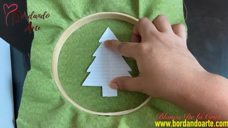 BORDADO NAVIDEÑO CON AGUJA MÁGICA | HAND EMBROIDERY PUNCH NEEDLE EASY