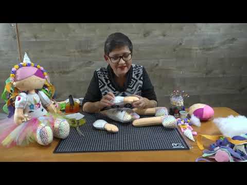 Muñeca unicornio. Yasna Pino. Casa Puchinni. Incluye moldes.