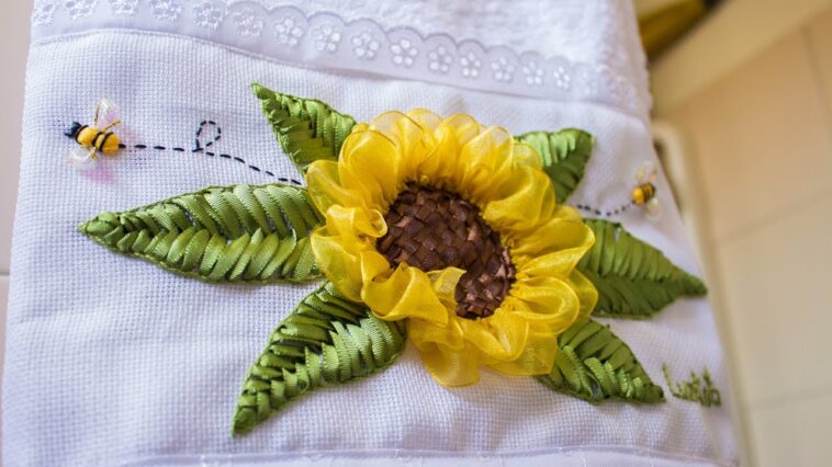 Como poner una cenefa o randa decorativa a una toalla 3/3../ Towel whit embroidered border.. DIY