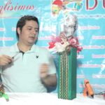 ¿Cómo hacer un regalo navideño? Botella rellena de dulces