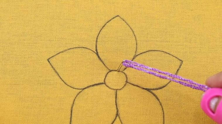 BORDADO FANTASÍA PARA FLORES CON PÉTALOS BICOLORES | HAND EMBROIDERY EASY STITCH FOR FLOWERS