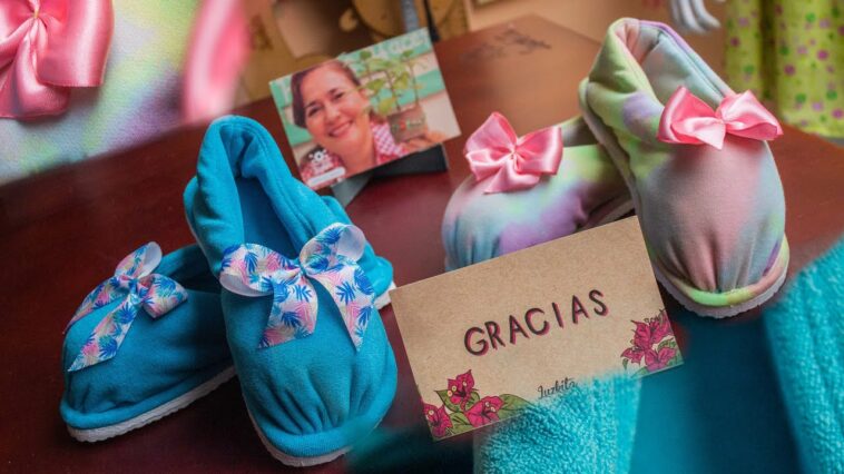 PANTUFLAS SUAVECITAS o BABUCHAS/Excelente IDEA DE NEGOCIO, o para ti o para regalar/PATRONES GRATIS