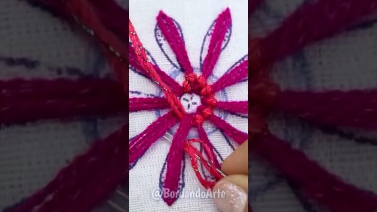 Bordado de flores #bordandoarte #embroidery #stitching #bordadofantasia #bordar #bordadoamano