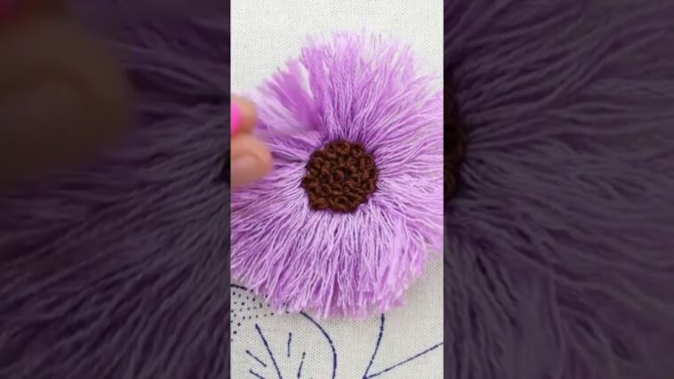 Bordado de flores tridimensionales #bordandoarte #bordadofantasia #embroidery #stitching #bordado