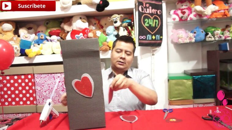 Caja sorpresa sencilla con peluche y globo con helio/Regalo de san Valentin para tu novio o novia