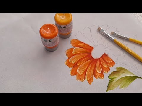 Pintando una Flor en Tela