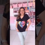 Playera de corazón de glitter sublimado con pedacitos de infusible ink  de Cricut #cricut